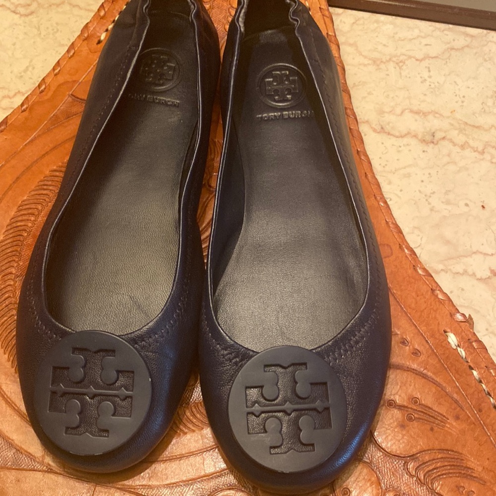 Navy flat Tory Burch shoes